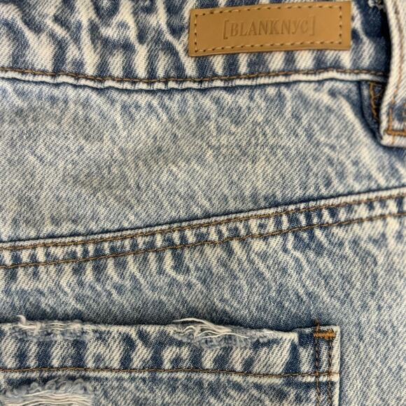 Blank NYC The Perry Mom Shorts Cuffed Minimal Distressing Light Wash Size 27 - Picture 8 of 11